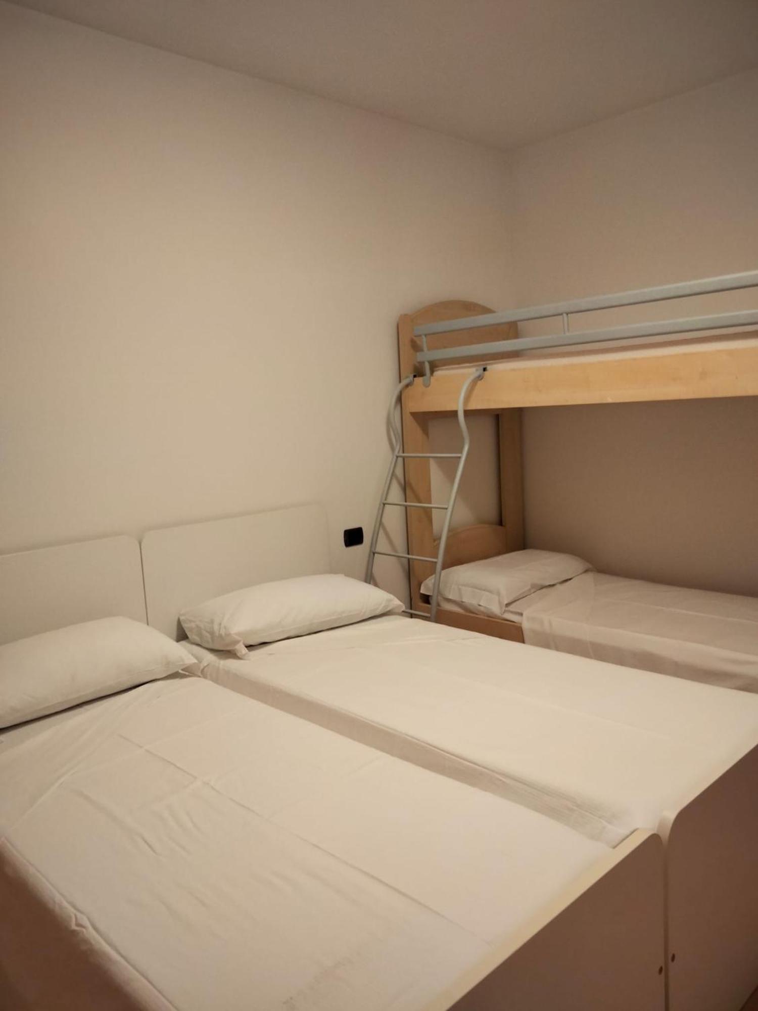 La Casa Sul Lago Apartments - Olive Tree Apartment ลีโมเนซุลการ์ดา ภายนอก รูปภาพ